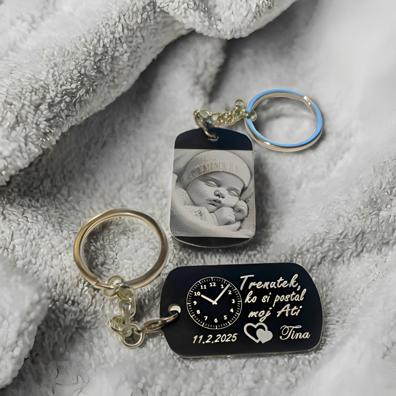 Personaliziran kovinski obesek z gravuro in fotografijo